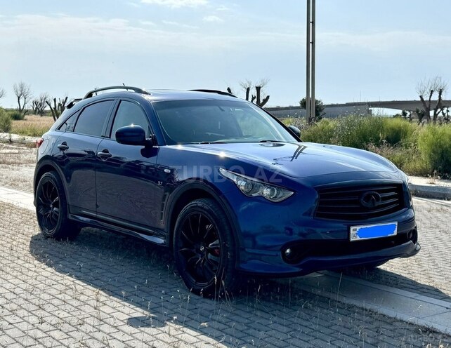 Infiniti QX70-2