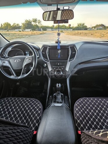 Hyundai Santa Fe-13