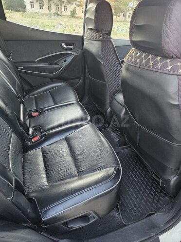 Hyundai Santa Fe-12