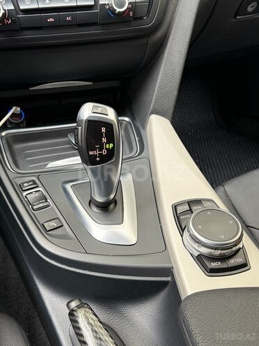 BMW 320d-8