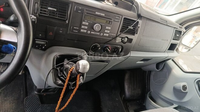 Ford Transit-2