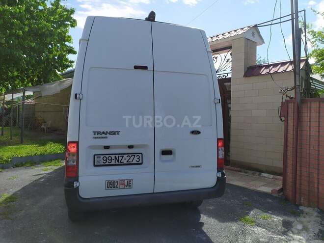 Ford Transit-5