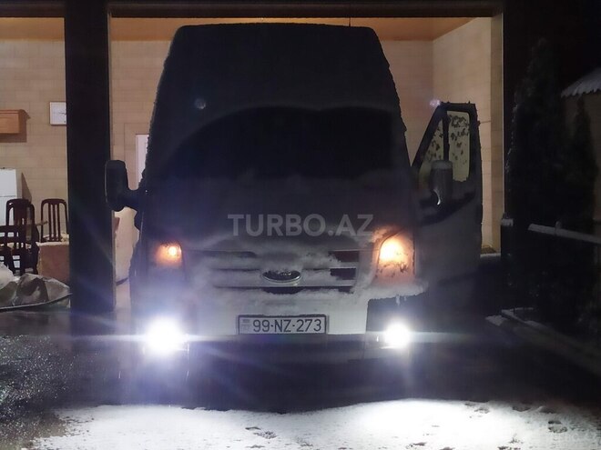 Ford Transit-7