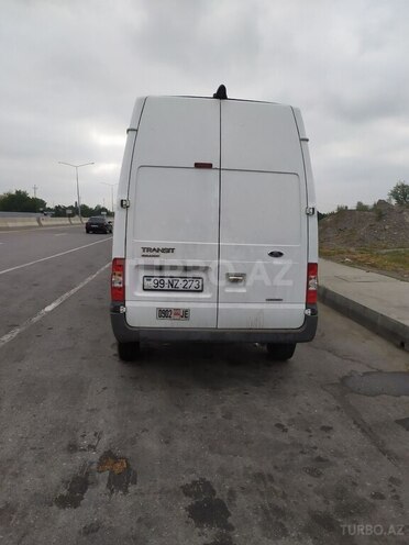 Ford Transit-6