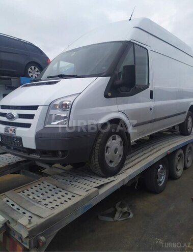 Ford Transit-10