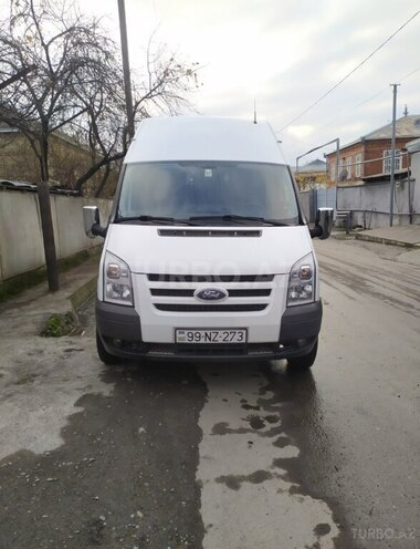 Ford Transit-12