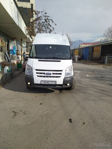 Ford Transit-13