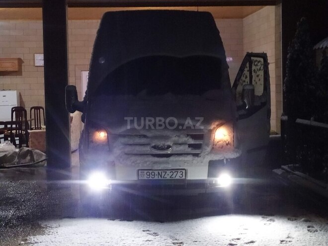 Ford Transit-14