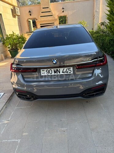 BMW 740-7