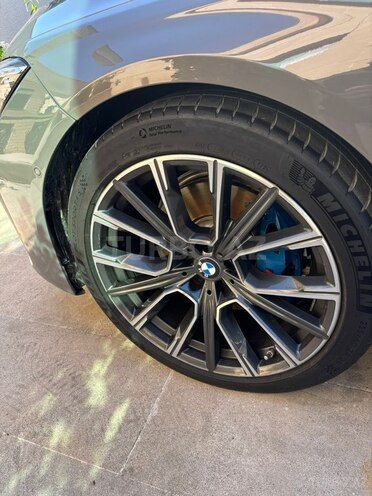 BMW 740-9