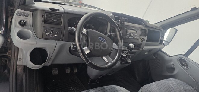 Ford Transit-8