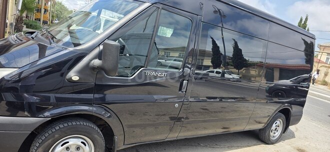 Ford Transit-4