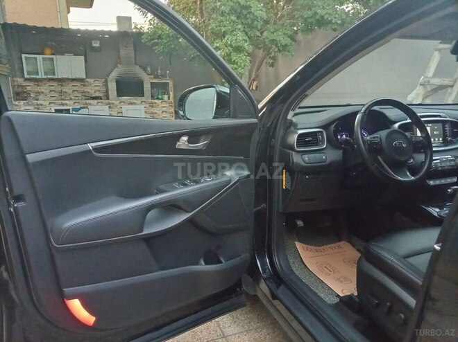 Kia Sorento-19