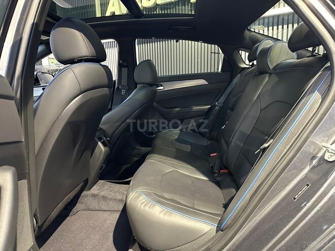 Hyundai Sonata-5