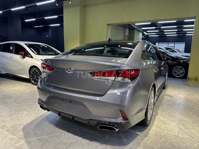 Hyundai Sonata-14