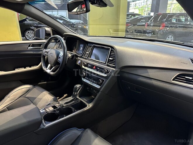 Hyundai Sonata-6