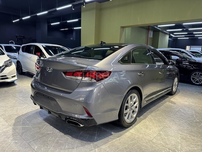 Hyundai Sonata-15