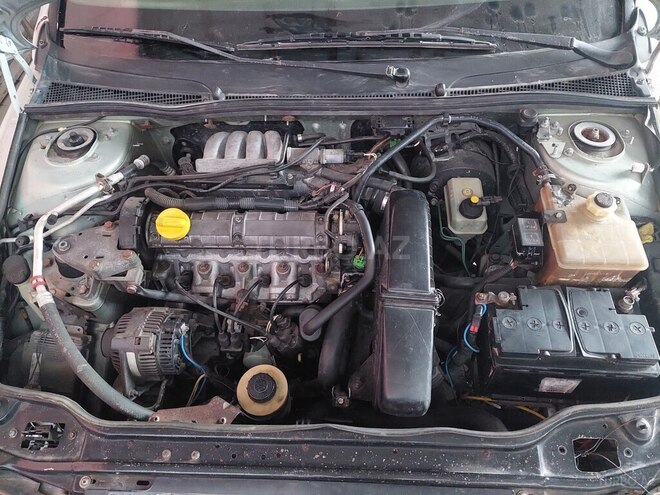 Renault Laguna-4