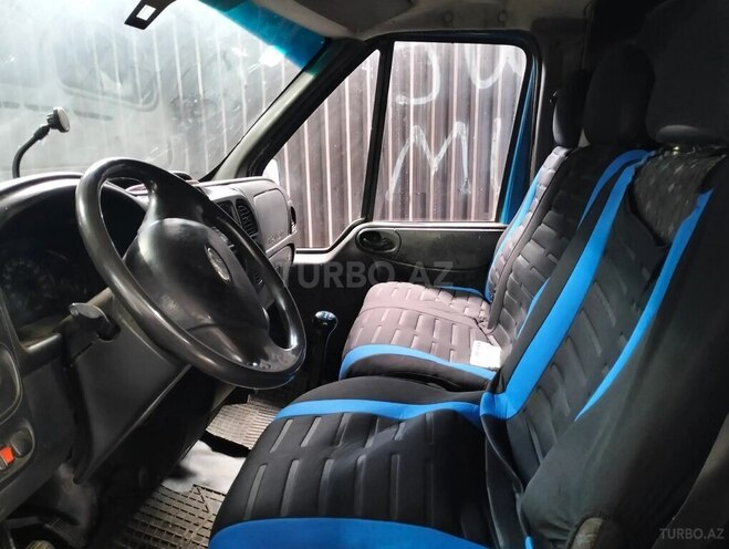 Ford Transit-3