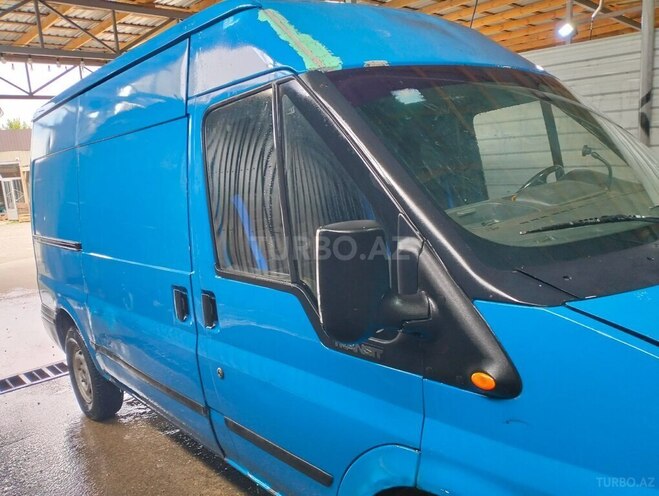 Ford Transit-4