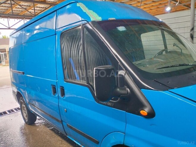 Ford Transit-8