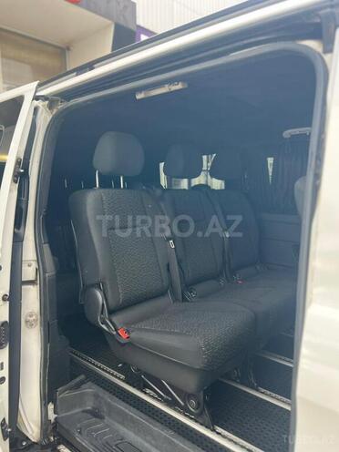 Mercedes Metris-11