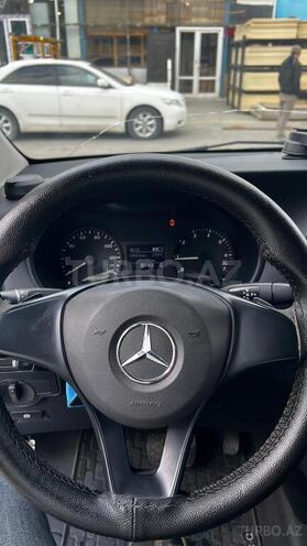 Mercedes Metris-8