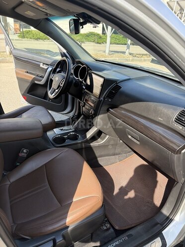 Kia Sorento-11