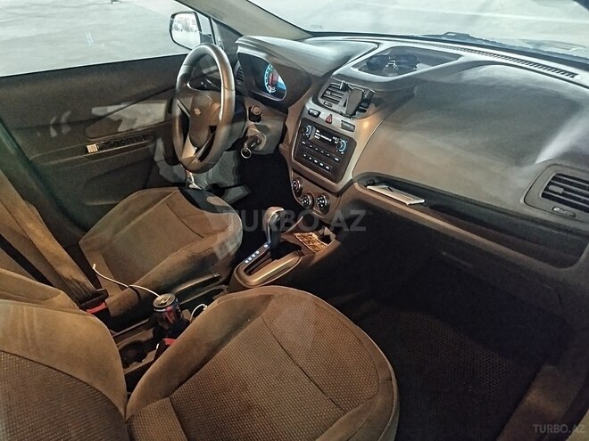 Chevrolet Cobalt-13