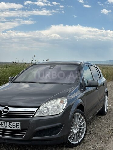 Opel Astra 2009, 290,000 km - 1.4 л - Gəncə