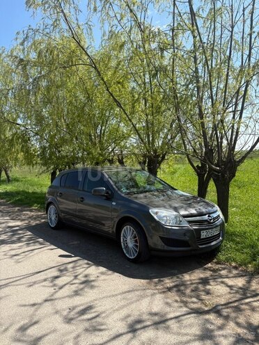 Opel Astra 2009, 290,000 km - 1.4 л - Gəncə