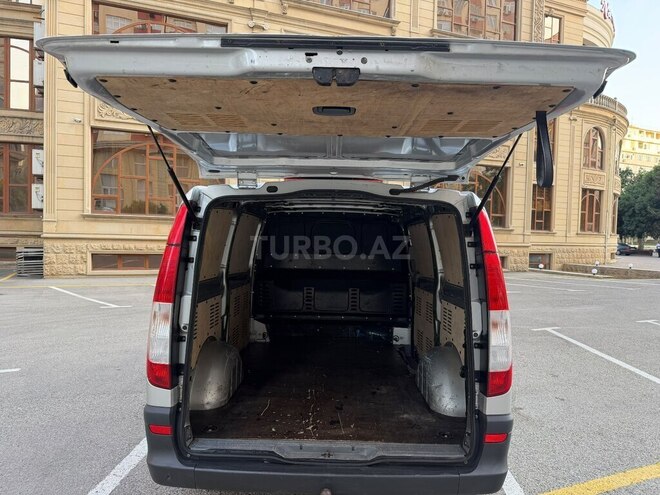 Mercedes Vito-18