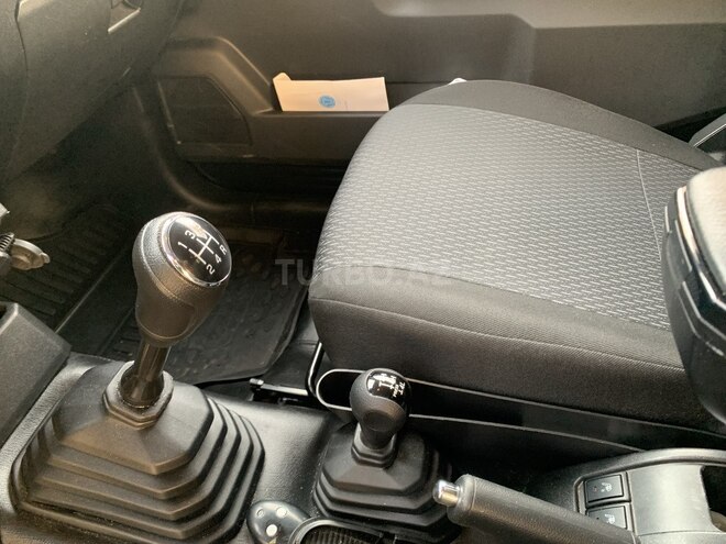 Suzuki Jimny-17