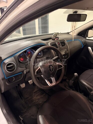 Renault Logan-11
