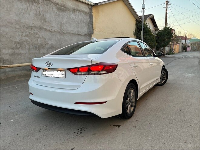 Hyundai Elantra-9