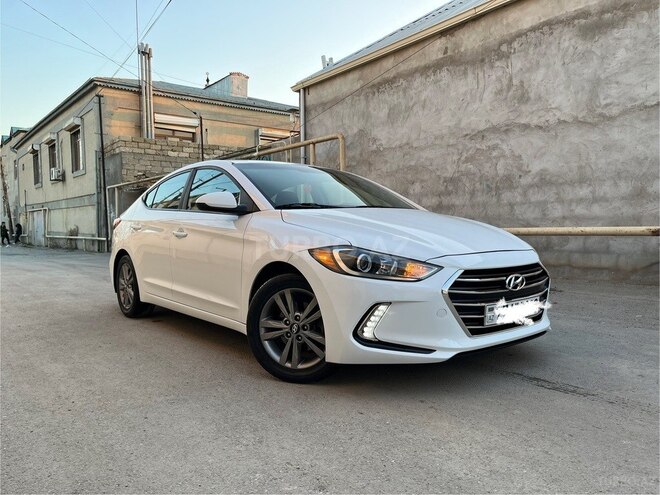 Hyundai Elantra-2