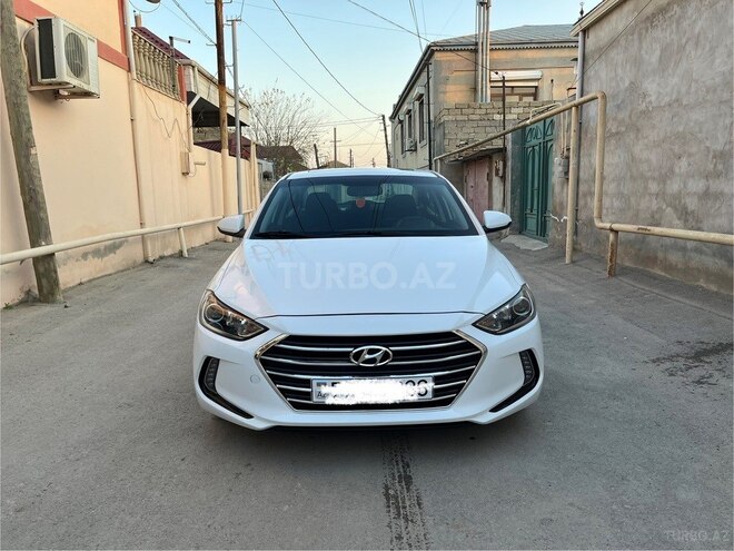 Hyundai Elantra-3