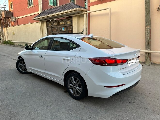 Hyundai Elantra-7