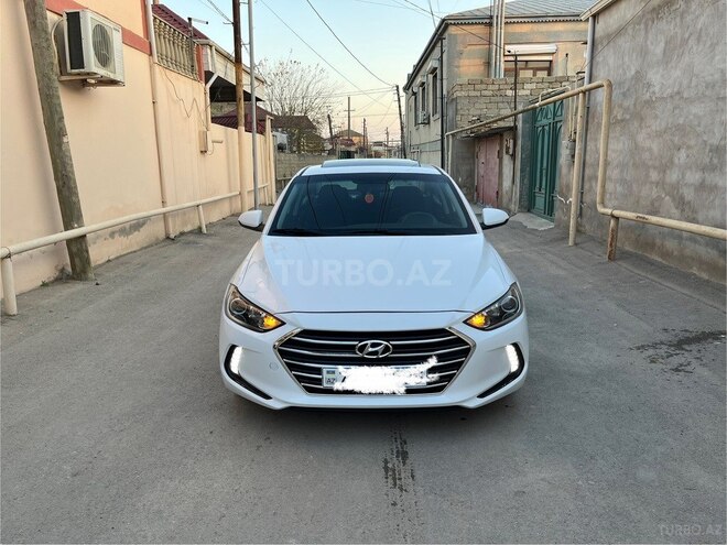 Hyundai Elantra-6