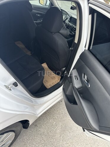 Nissan Sentra-15