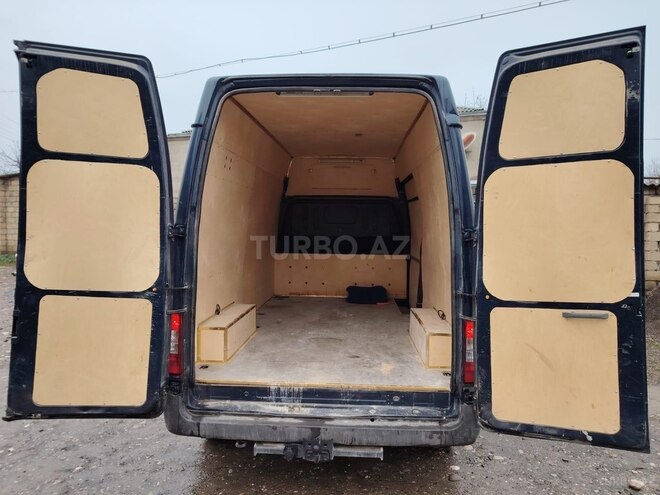 Ford Transit-8
