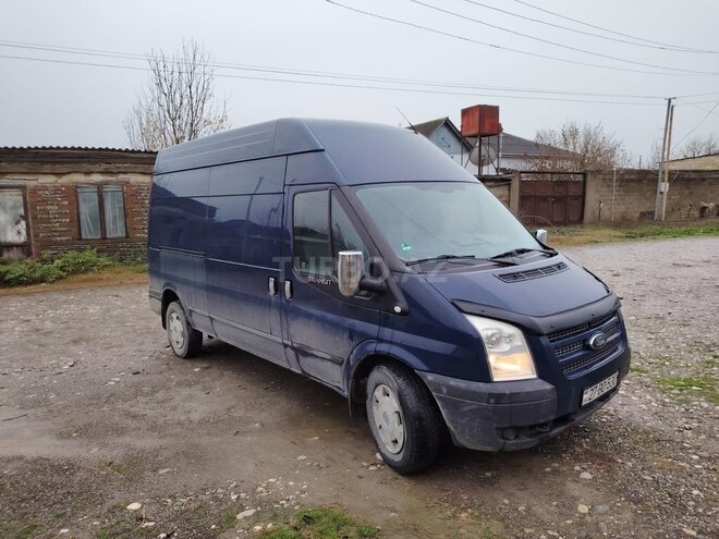 Ford Transit-12