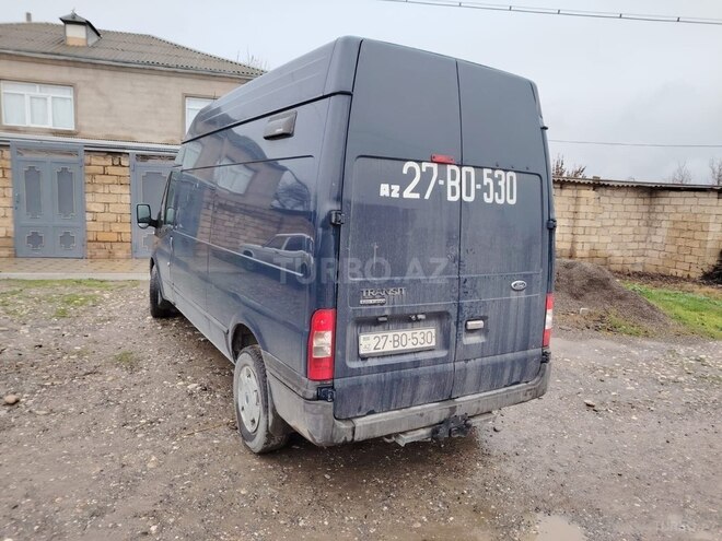 Ford Transit-11