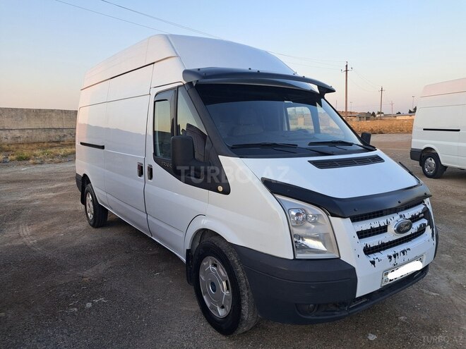 Ford Transit-4