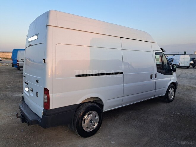 Ford Transit-5