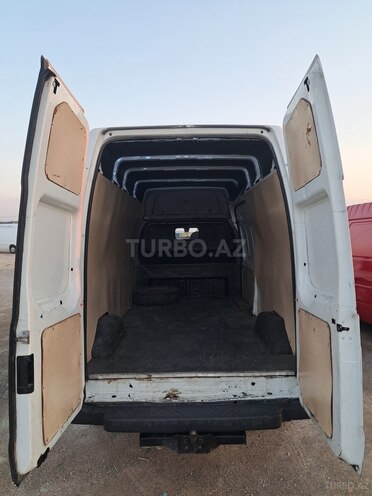 Ford Transit-7