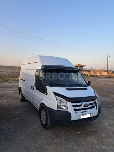 Ford Transit-6