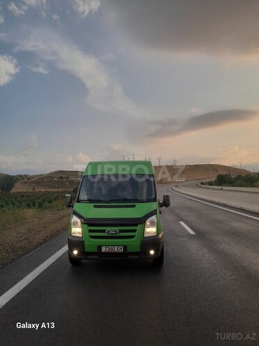 Ford Transit-4