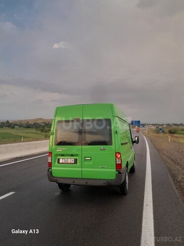 Ford Transit-6