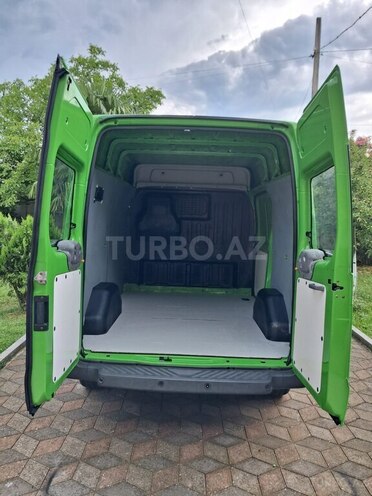 Ford Transit-9